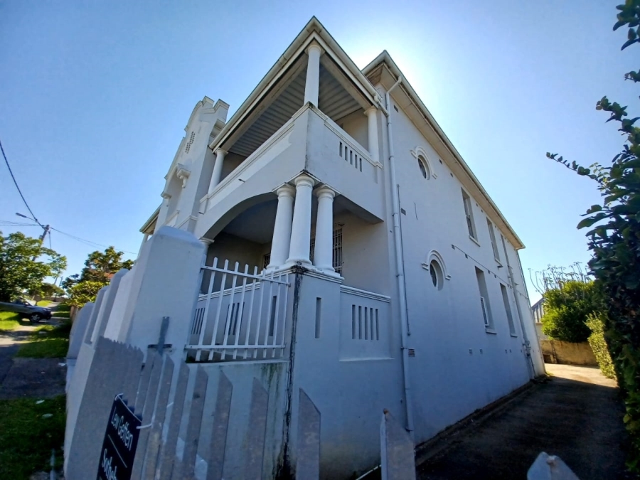 8 Bedroom Property for Sale in Quigney Eastern Cape